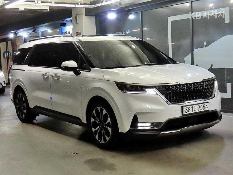 Киа Канивал 4-то поколение D2.2 9-местен Signature - Image 1