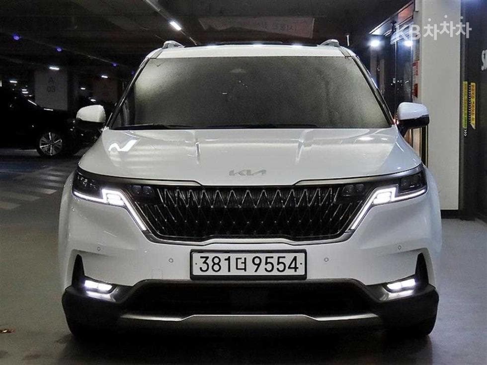 Kia Carnival 4th generationD2.2 9-seater Signature - 2