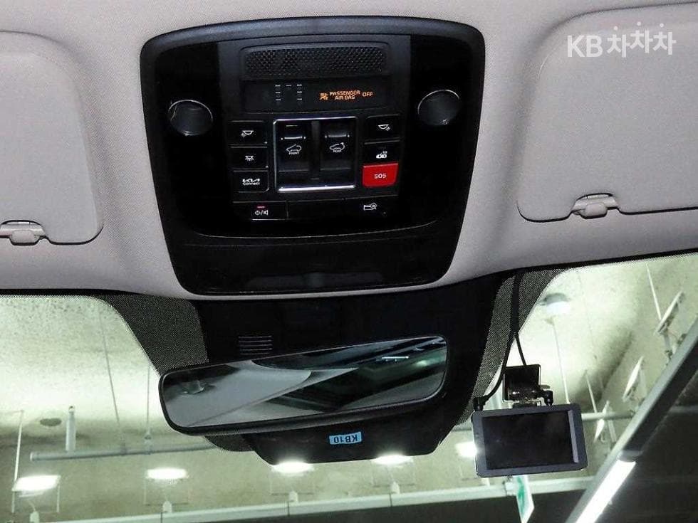 Kia Carnival 4th generationD2.2 9-seater Signature - 14