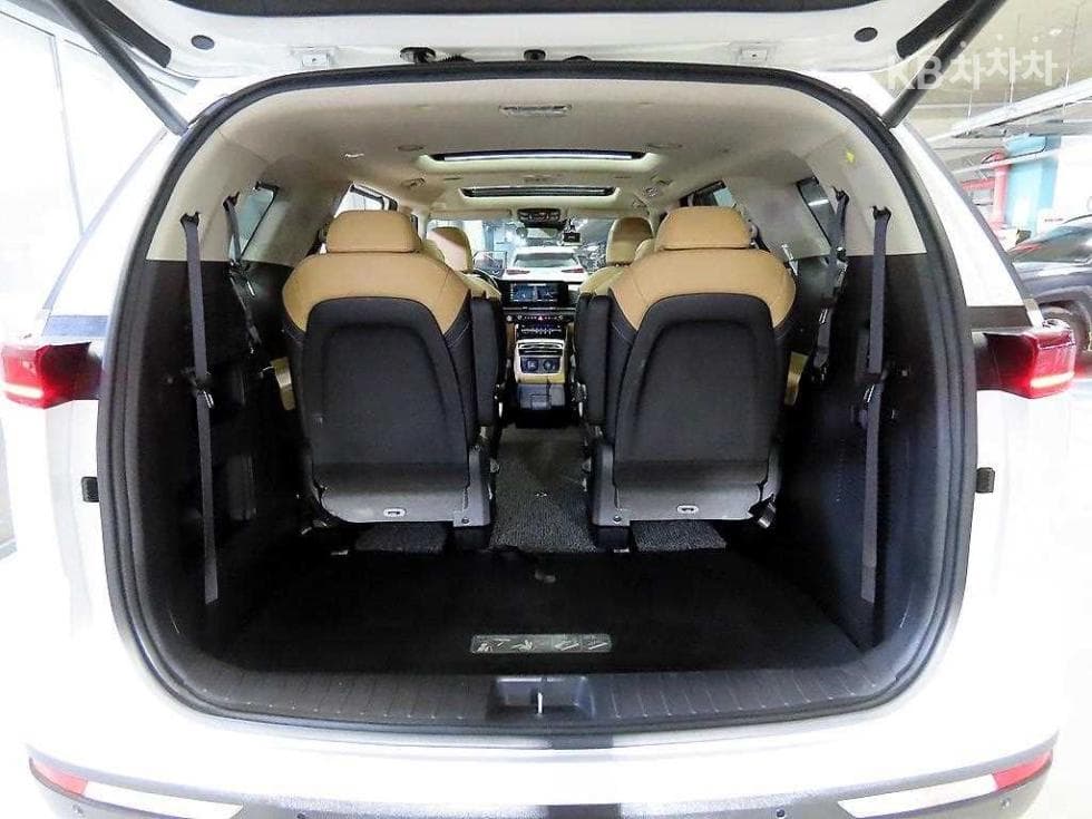 Kia Carnival 4th generationD2.2 9-seater Signature - 16