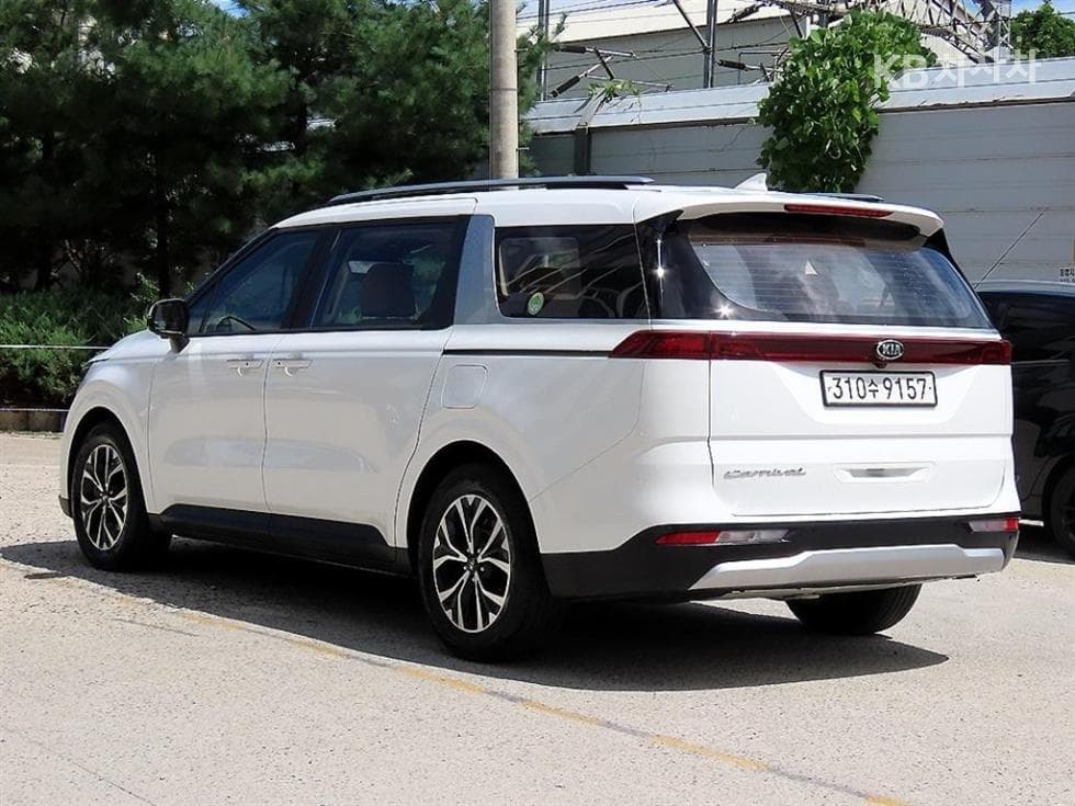Kia Carnival 4th generationD2.2 9-seater Prestige - 3