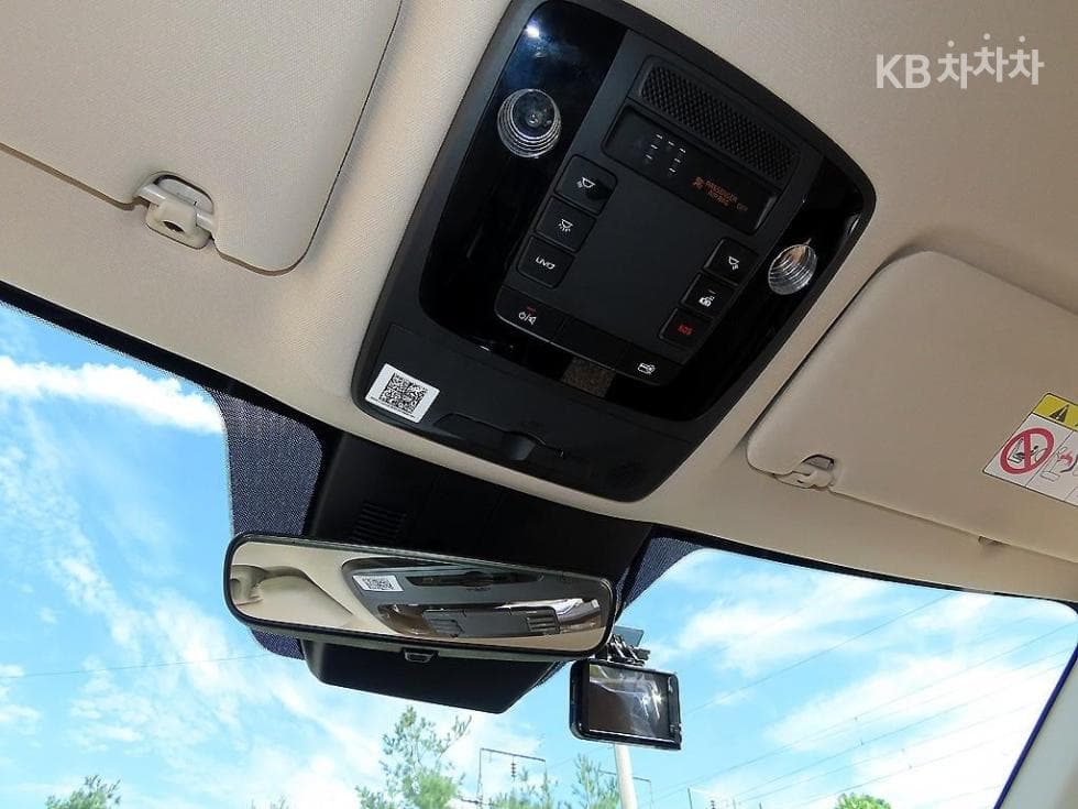 Kia Carnival 4th generationD2.2 9-seater Prestige - 15
