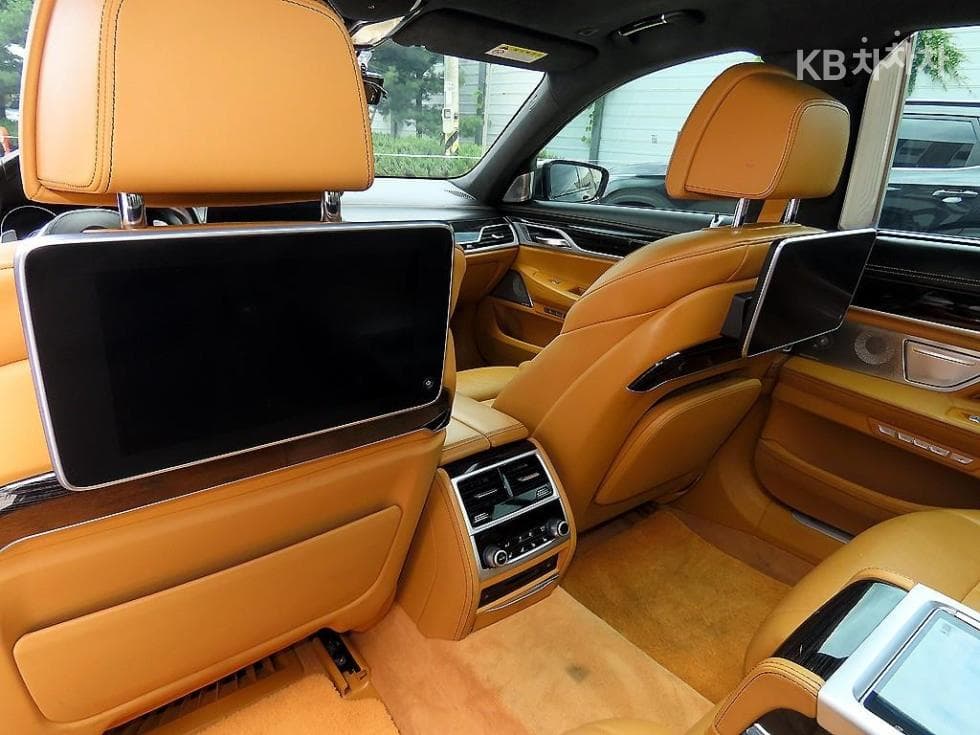 BMW 7시리즈 (G11)M760Li xDrive Standard - 15