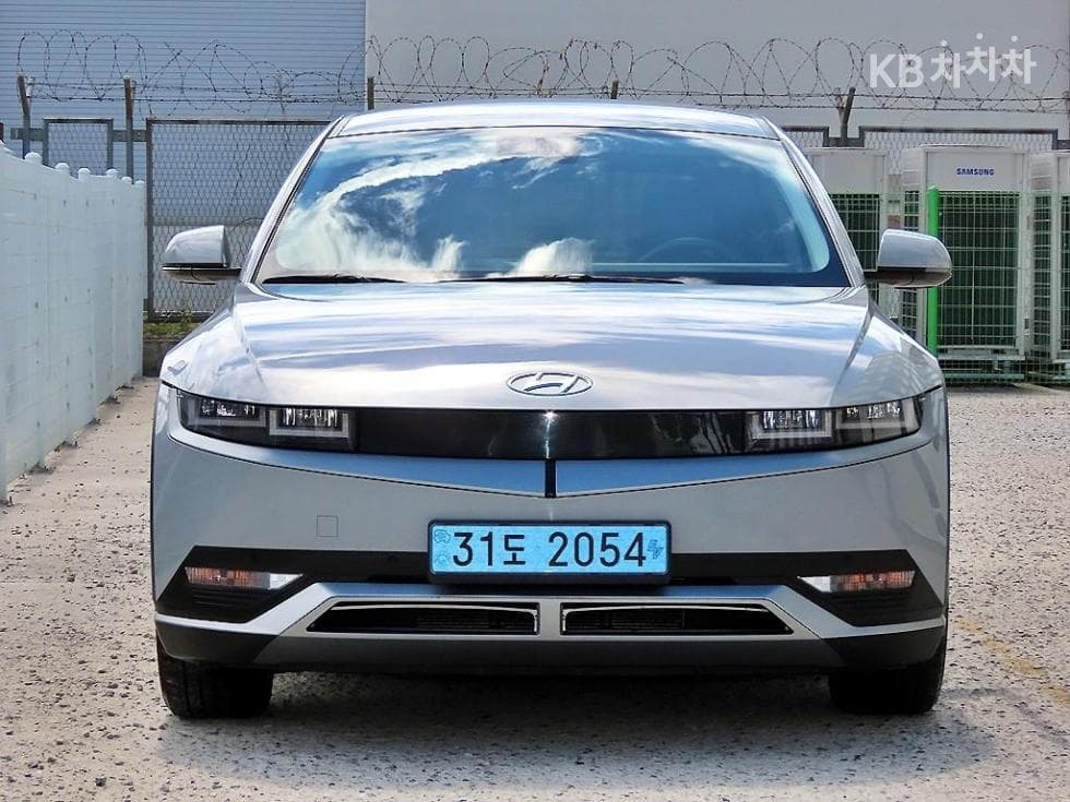 Hyundai IONIQ 5 Long Range Exclusive - Image 1