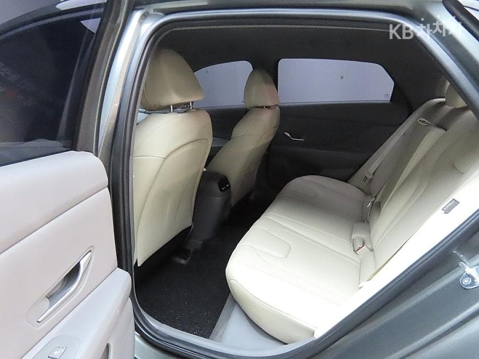 Hyundai The New (facelift) Avante (Elantra) (CN7)1.6 Gasoline Inspiration - 11