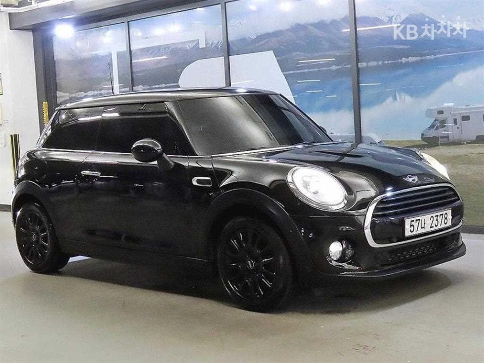 Mini Cooper 1.6 Standard - Image 1