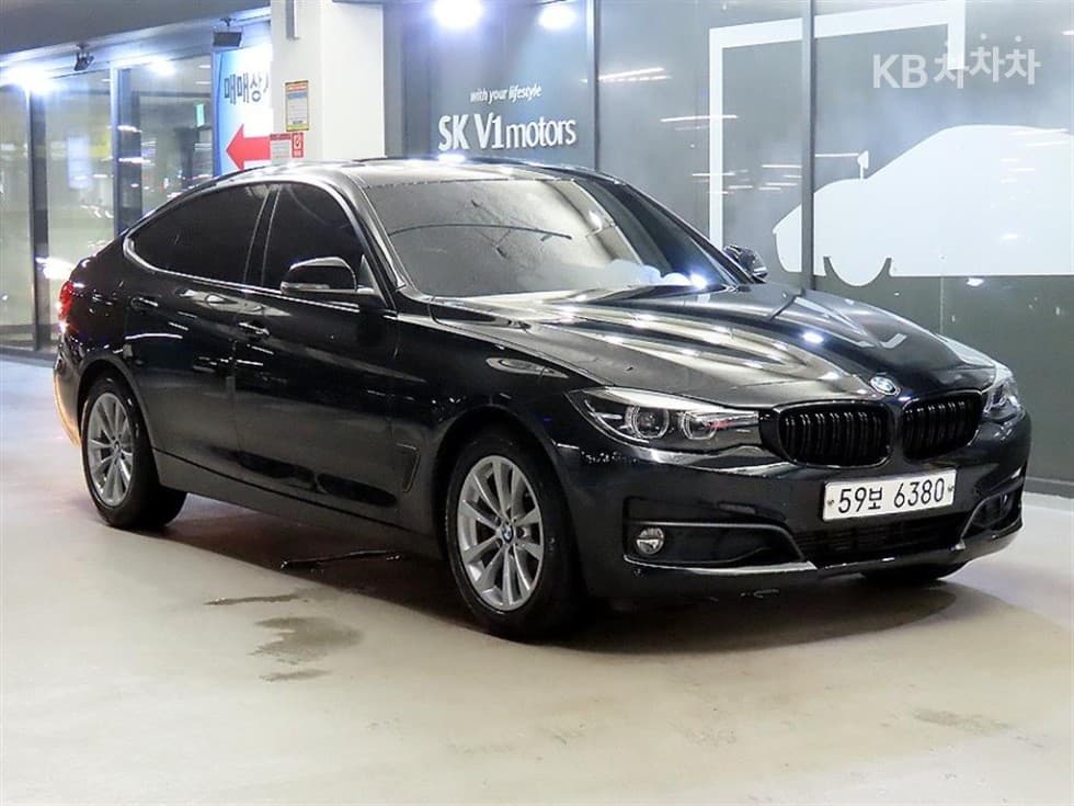 BMW Gran Turismo 3 Series GT 320d F34 xDrive (2014+ model year refresh) - Image 1