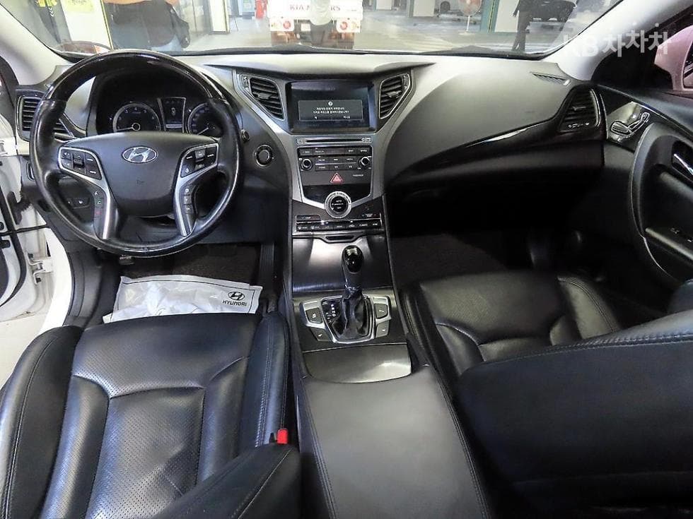 Hyundai Grandeur (Azera)HGHG240 Modern - 10