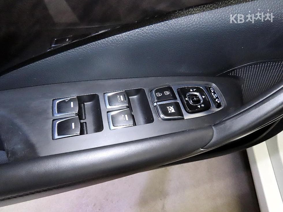 Hyundai Grandeur (Azera)HGHG240 Modern - 13