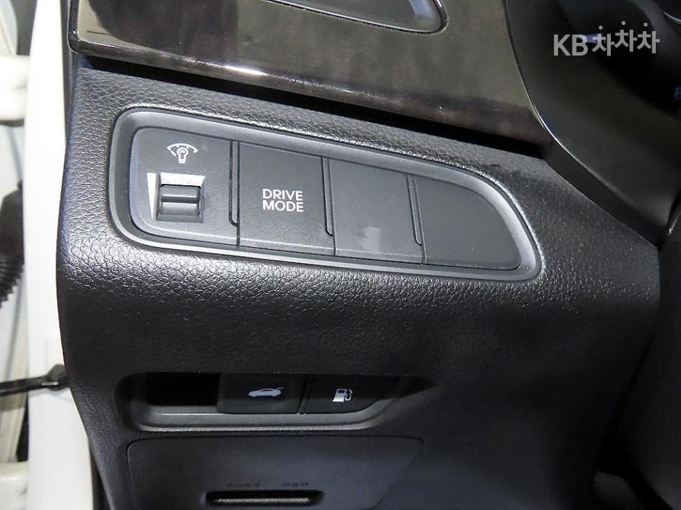 Hyundai Grandeur (Azera)HGHG240 Modern - 14