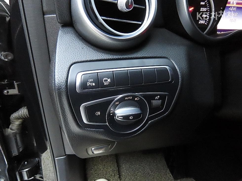 Mercedes-Benz GLC(X253)220 d 4Matic COUPE Premium - 12
