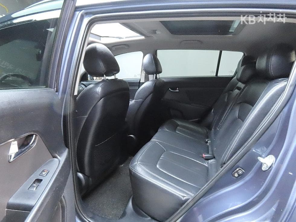 Киа Sportage R2WD Дизел LIMITED - 11