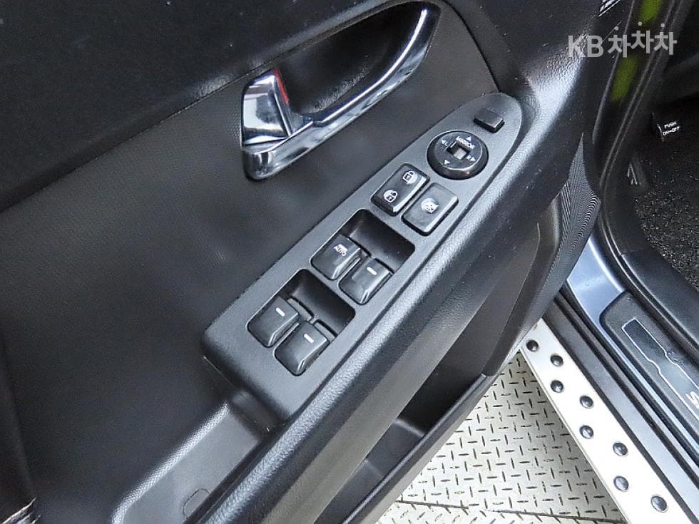 Киа Sportage R2WD Дизел LIMITED - 13