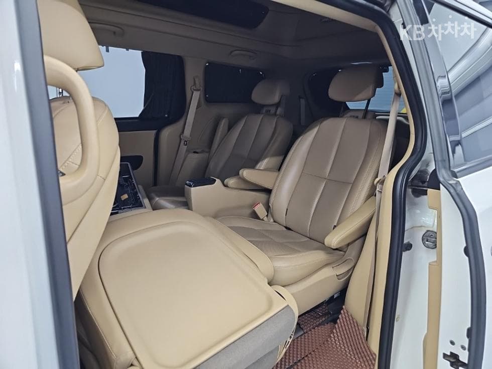 Kia The New (facelift) CarnivalHigh Limousine (Carnival) 3.3 Gasoline 9-seater Noblesse Special (special feature/edition) - 12