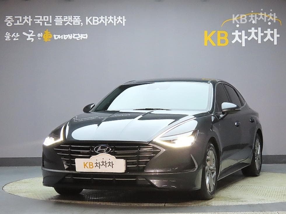 Hyundai Sonata (DN8) 2.0 Premium 패밀리 - Image 1