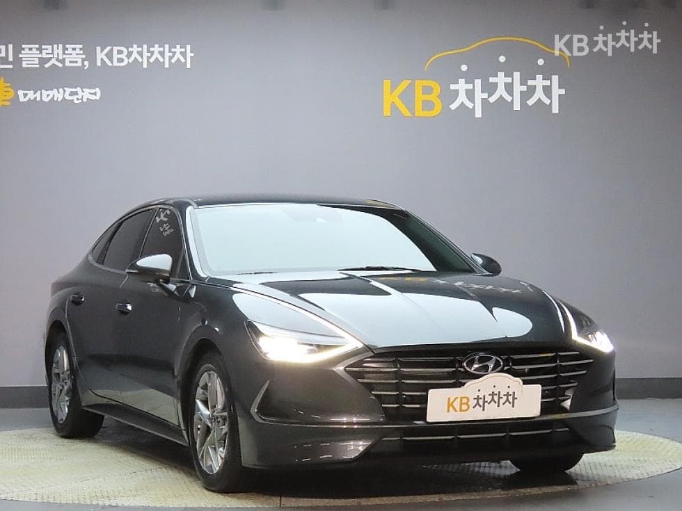 Hyundai Sonata (DN8)2.0 Premium 패밀리 - 3