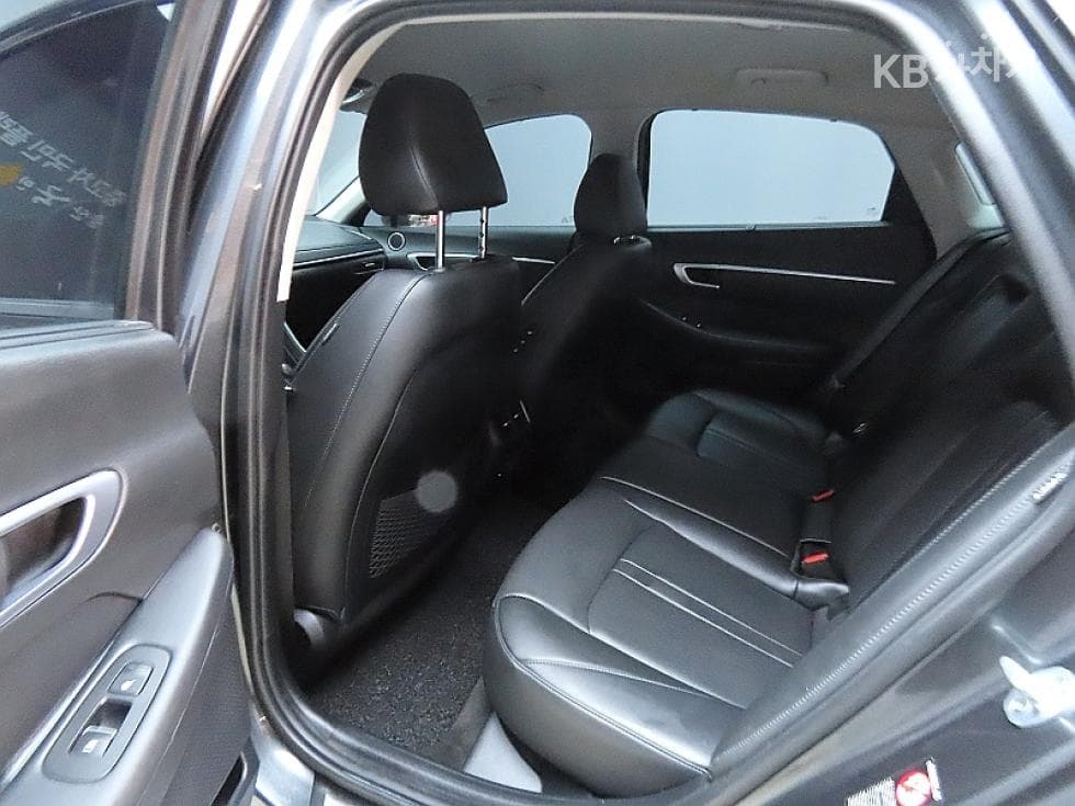 Hyundai Sonata (DN8)2.0 Premium 패밀리 - 11