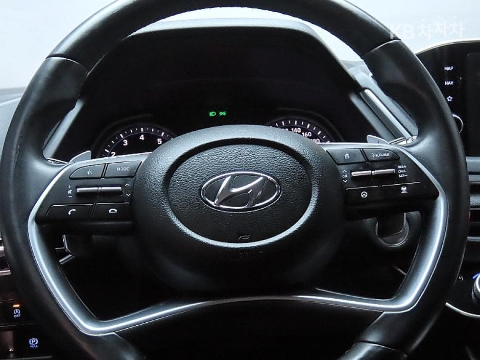 Hyundai Sonata (DN8)2.0 Premium 패밀리 - 16