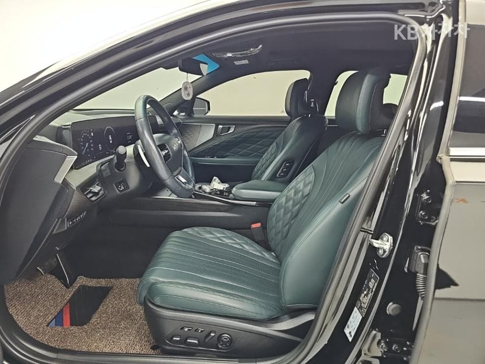 Kia K8 Hybrid1.6 Turbo Signature Special (special feature/edition) - 11