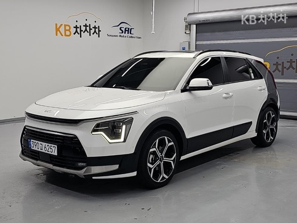 Kia The All New Niro 1.6 HEV Signature - Image 1