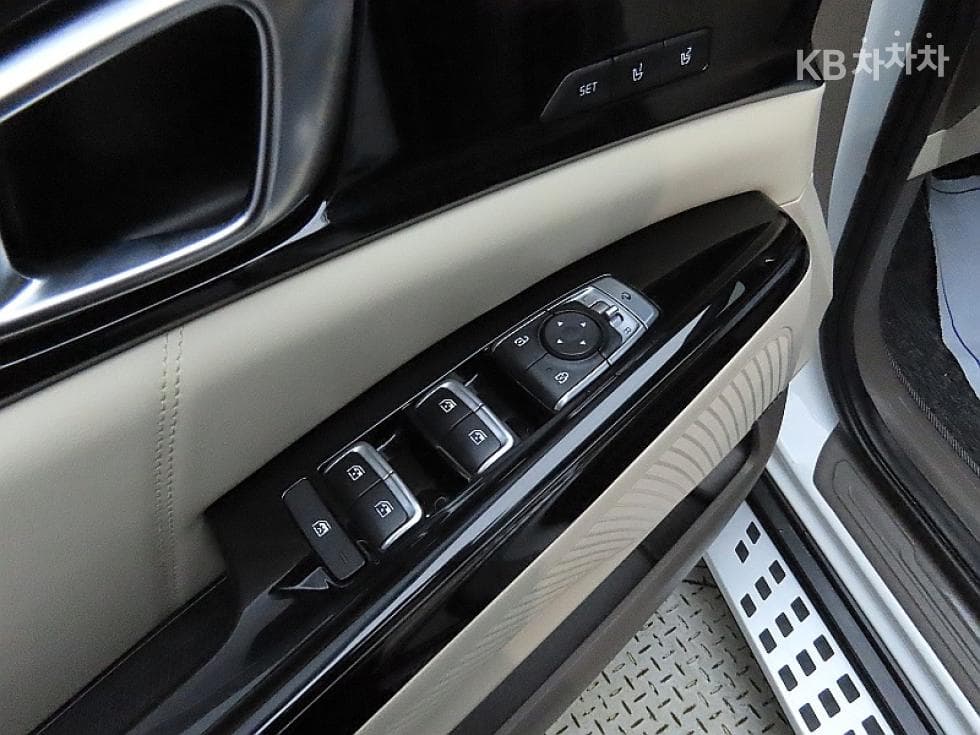 Kia Carnival 4th generationHigh Limousine (Carnival) G3.5 GDI 7-seater (Limousine) Signature - 13