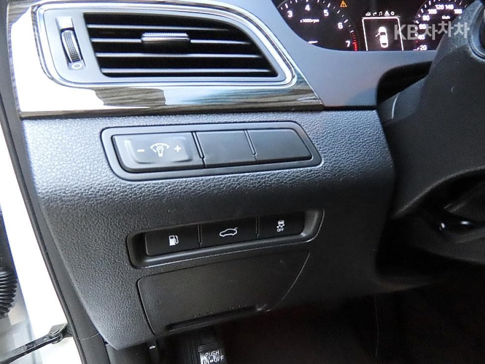 Hyundai Sonata LF2.0 Smart Standard - 12