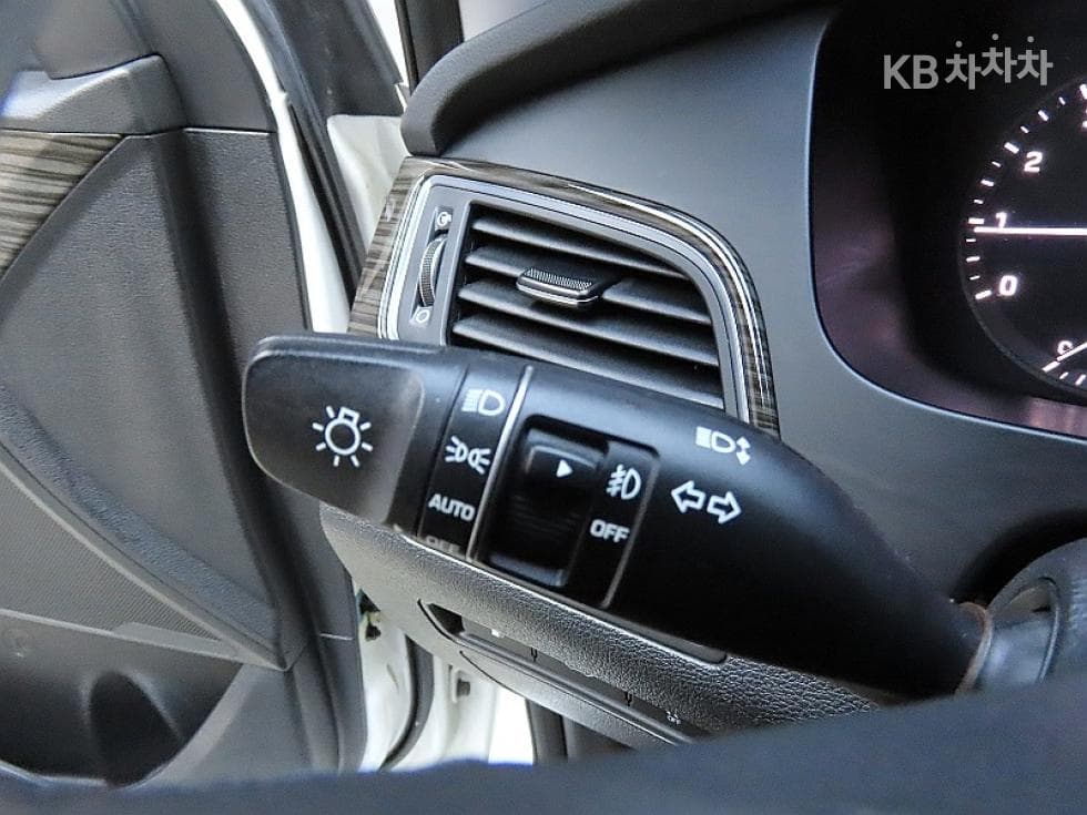 Hyundai Sonata LF2.0 Smart Standard - 14