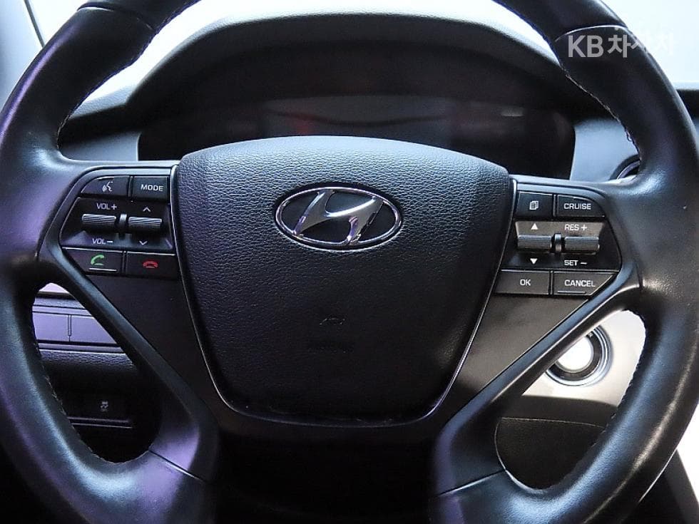 Hyundai Sonata LF2.0 Smart Standard - 18