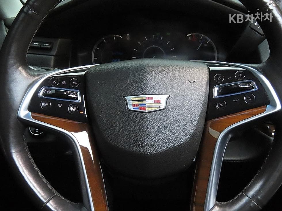 캐딜락 ESCALADE(4th generation)6.2 V8 - 16