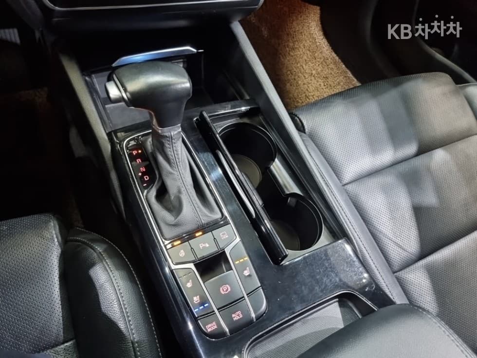 Киа All New K73.0 LPI Рент-а-кар Лукс - 14