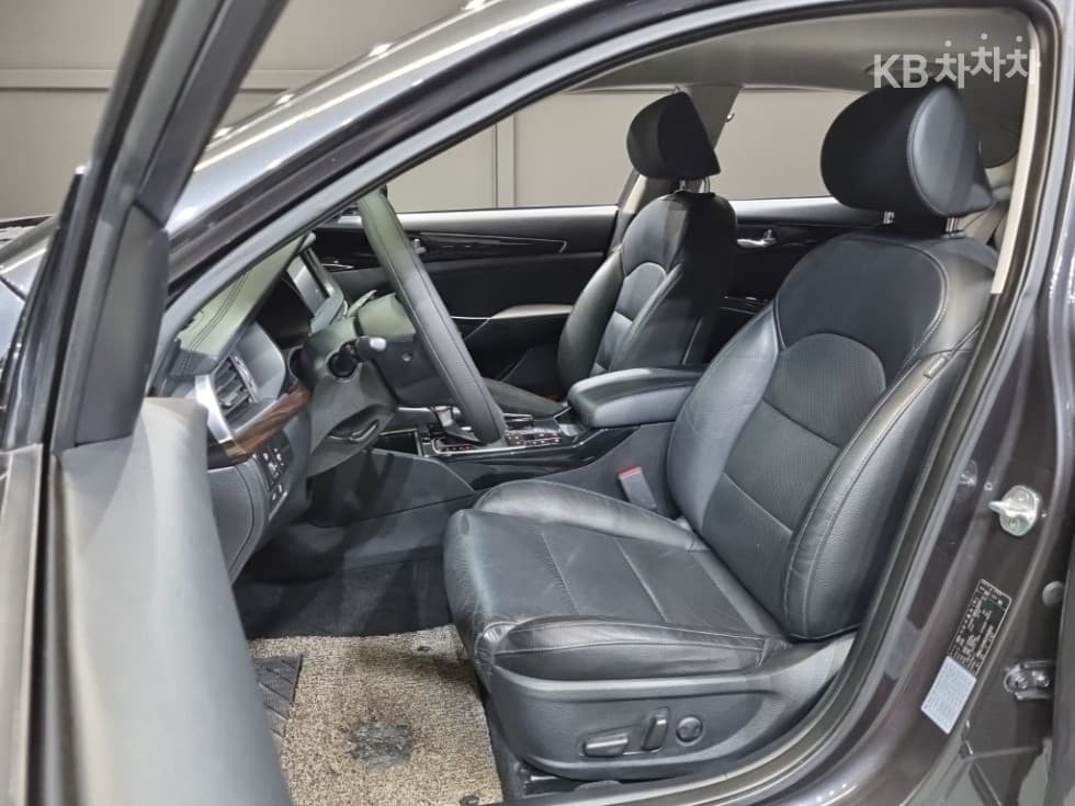 Киа All New K73.0 LPI Рент-а-кар Лукс - 16