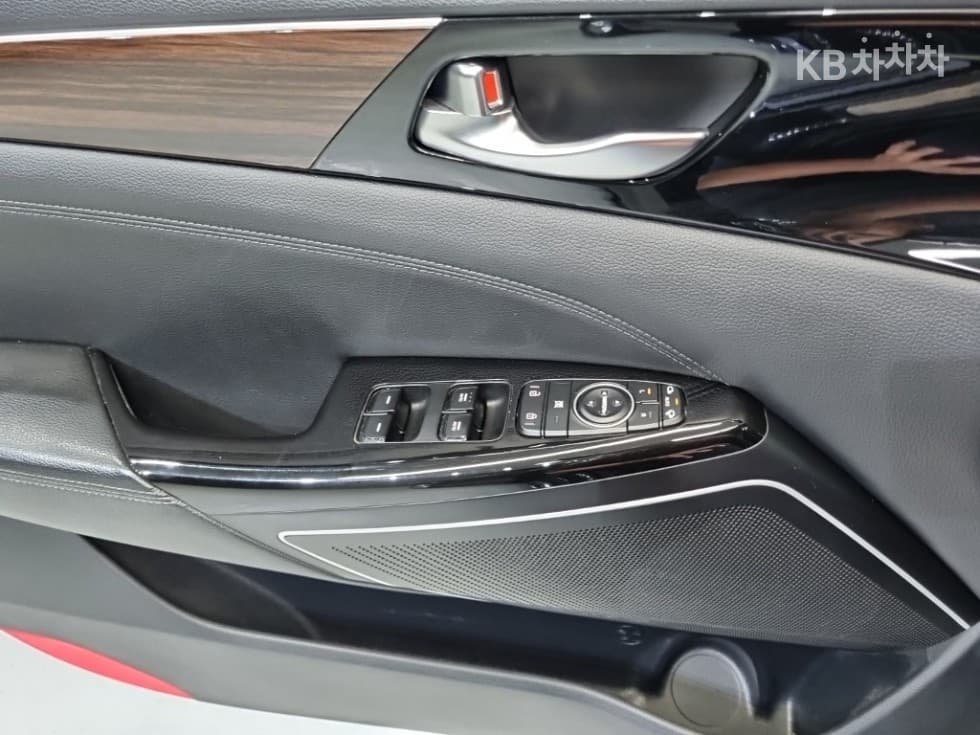 Киа All New K73.0 LPI Рент-а-кар Лукс - 18