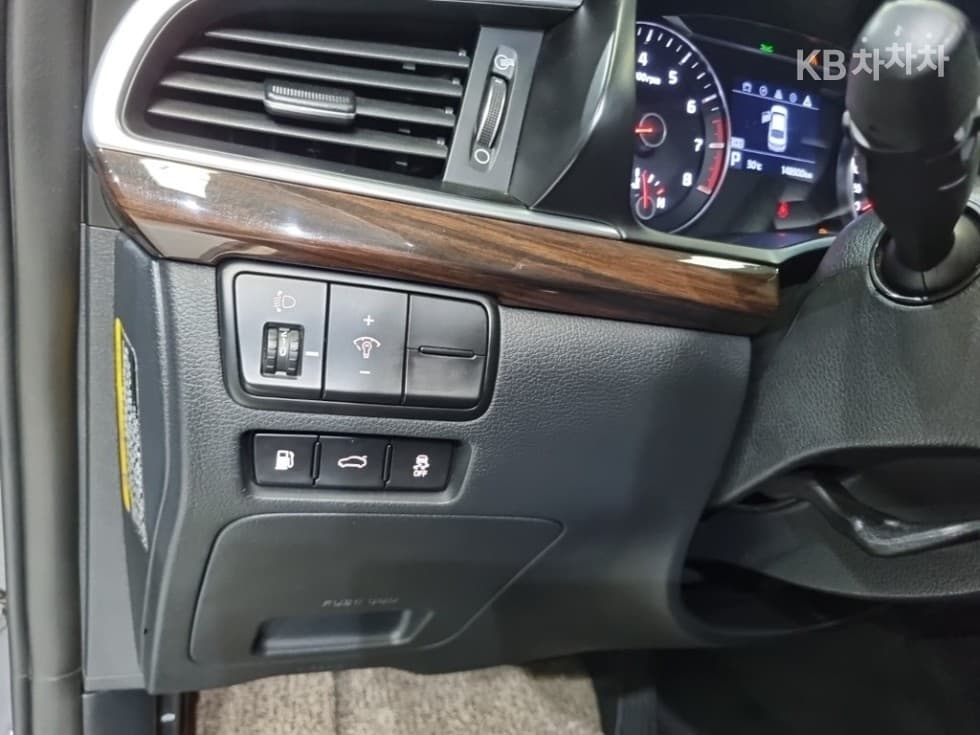 Киа All New K73.0 LPI Рент-а-кар Лукс - 19