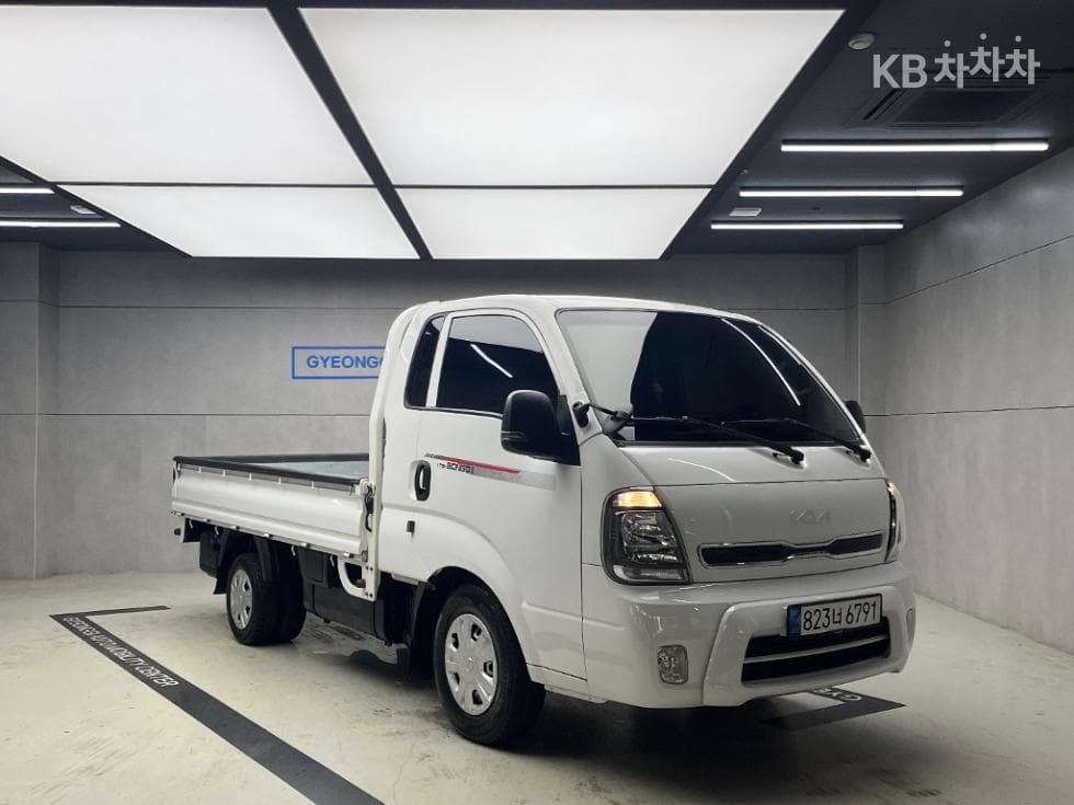 Киа The New (фейслифт) Бонго 3 (лек) 1 тон Королевска кабина Удължено междуосие 2WD GLS - Image 1