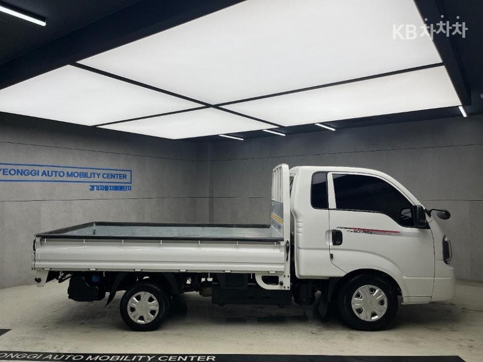 Киа The New (фейслифт) Бонго 3 (лек)1 тон Королевска кабина Удължено междуосие 2WD GLS - 2