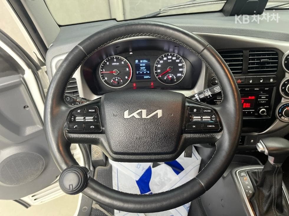 Киа The New (фейслифт) Бонго 3 (лек)1 тон Королевска кабина Удължено междуосие 2WD GLS - 8