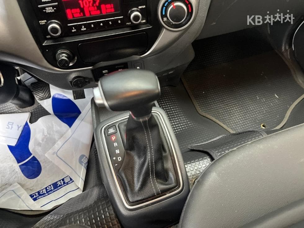 Киа The New (фейслифт) Бонго 3 (лек)1 тон Королевска кабина Удължено междуосие 2WD GLS - 9