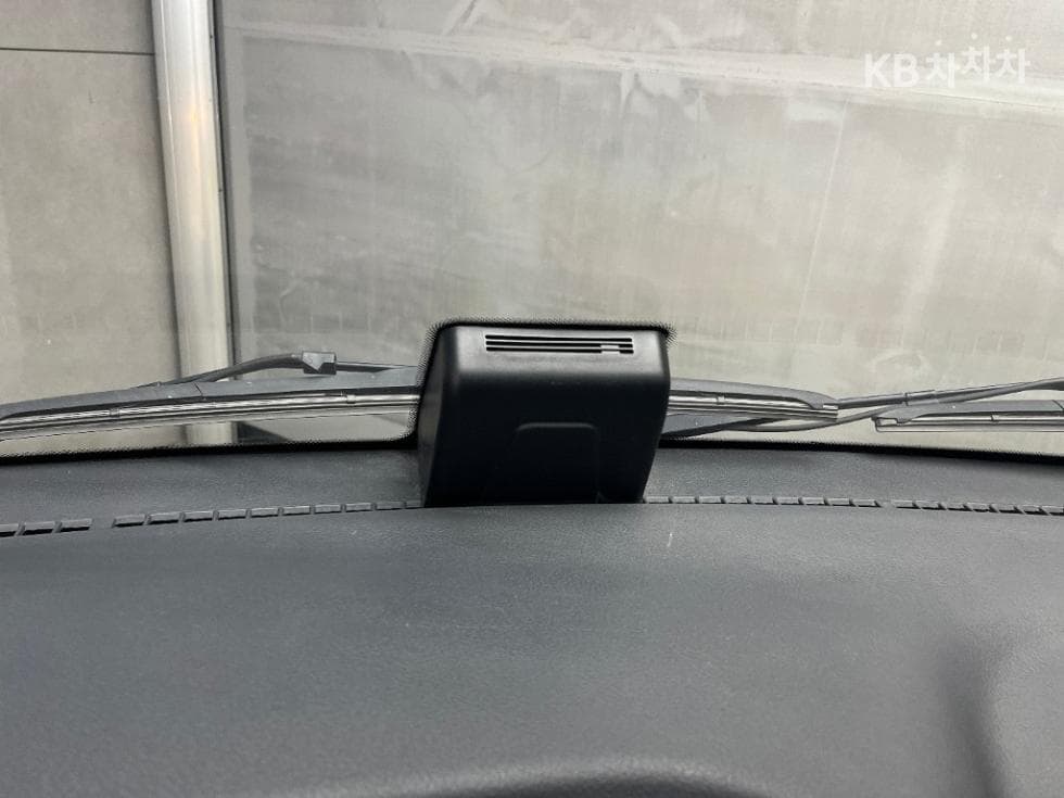 Киа The New (фейслифт) Бонго 3 (лек)1 тон Королевска кабина Удължено междуосие 2WD GLS - 18