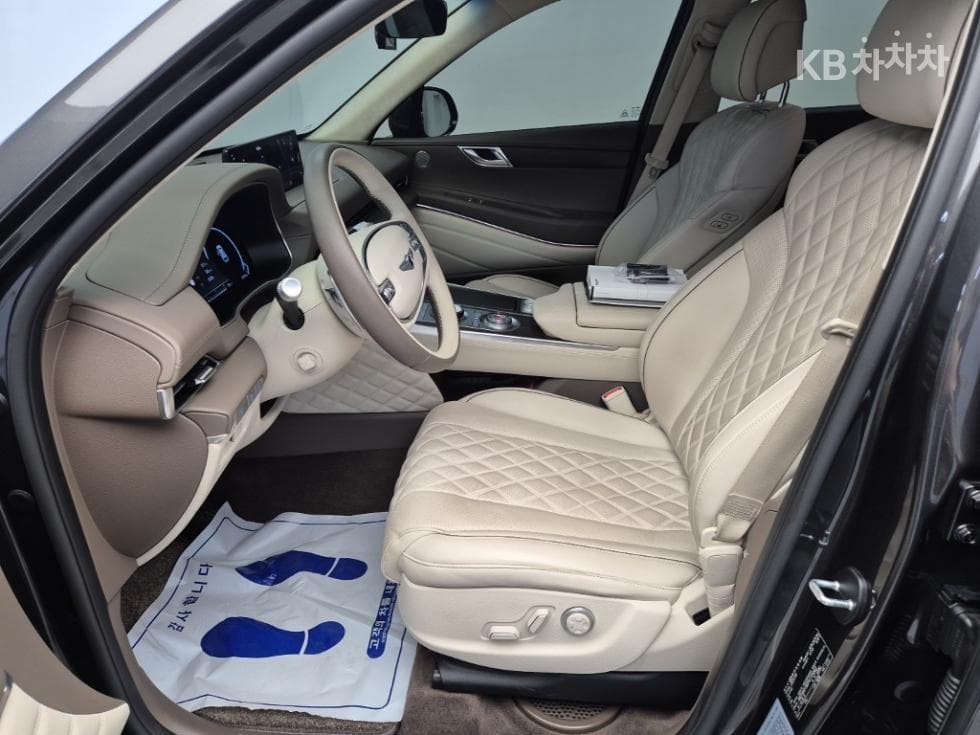 Genesis GV802.5 Turbo Gasoline AWD - 11