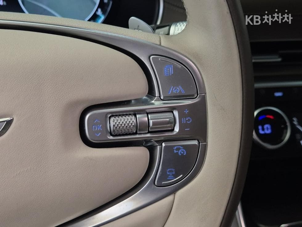 Genesis GV802.5 Turbo Gasoline AWD - 15