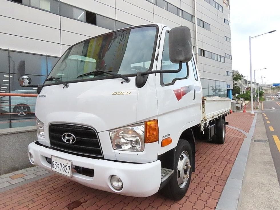 Hyundai e-Mighty2.5Ton Super Cab GOLD - 2