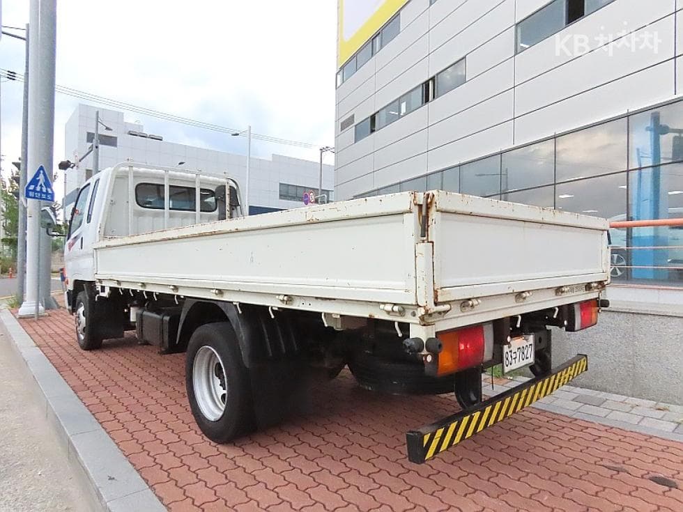 Hyundai e-Mighty2.5Ton Super Cab GOLD - 5