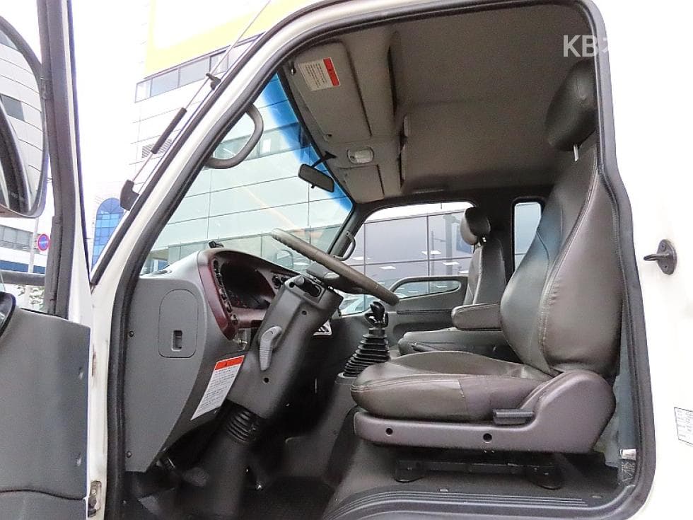 Hyundai e-Mighty2.5Ton Super Cab GOLD - 9