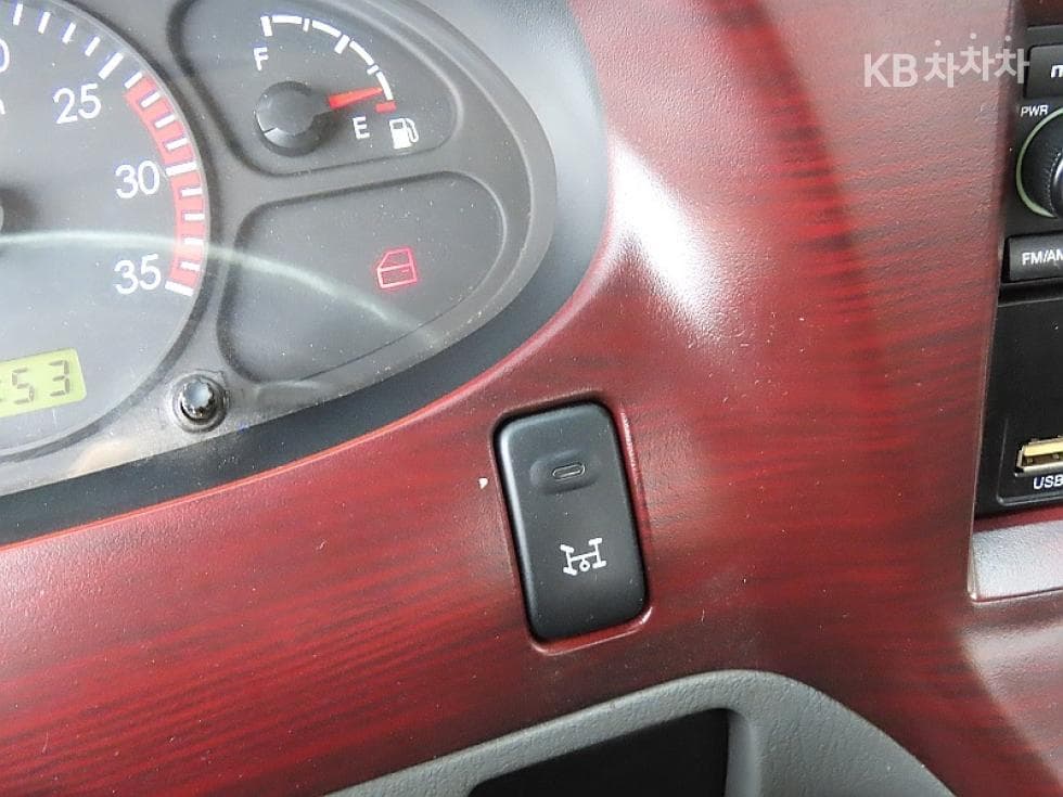 Hyundai e-Mighty2.5Ton Super Cab GOLD - 13