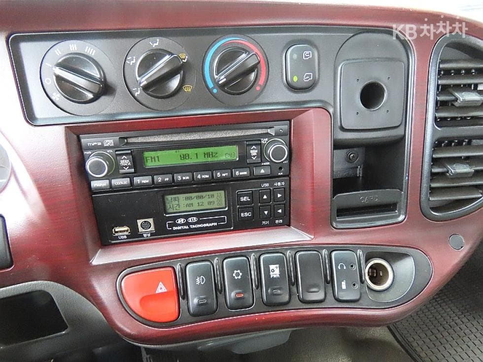 Hyundai e-Mighty2.5Ton Super Cab GOLD - 14