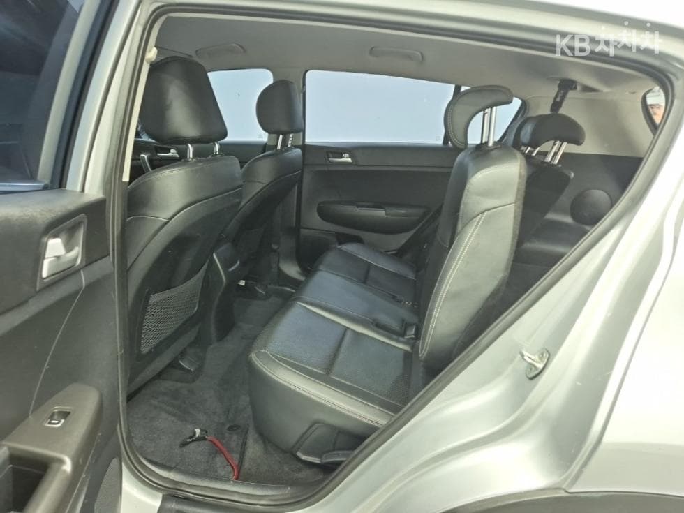 Киа Sportage 더 볼드Смарт스트림 D 1.6 Дизел 4x4 Тренди - 12
