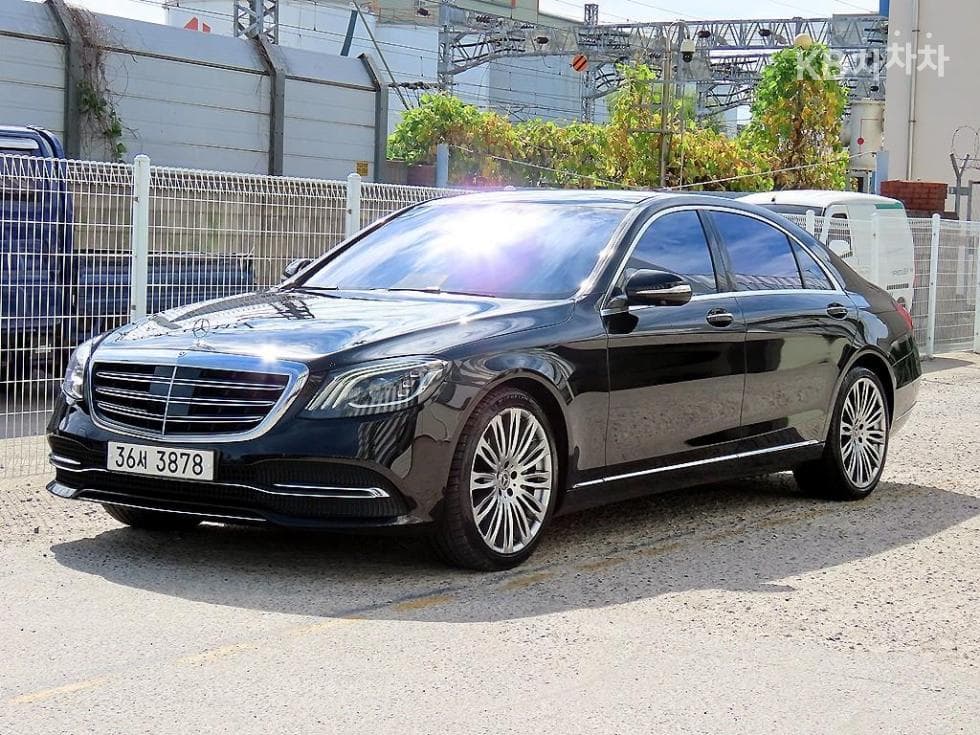 Mercedes-Benz New S-ClassS560L 4MATIC - 2