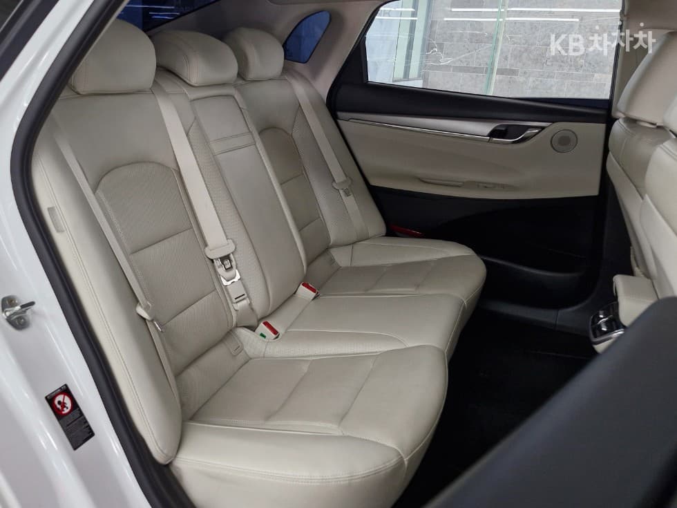 Hyundai The New (facelift) Grandeur (Azera) Hybrid2.4 Le Blanc - 11