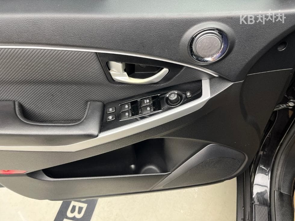 КейДжи Мобилити Нов Стил 코란도 C2.2 RX 2WD Висок клас - 11