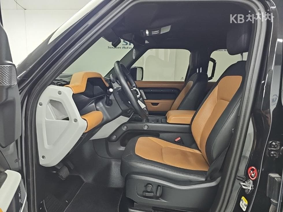 Land Rover 디펜더(L663)110 P300 X-DYN SE - 11
